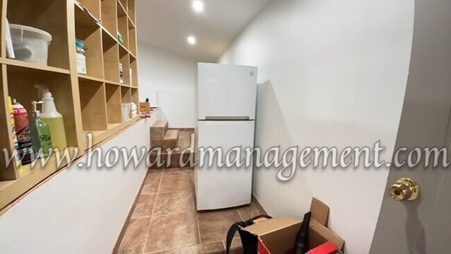 Building Photo - 02440GO