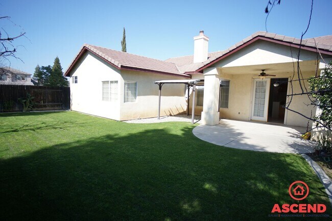 Building Photo - 8407 Glenlakes Ct