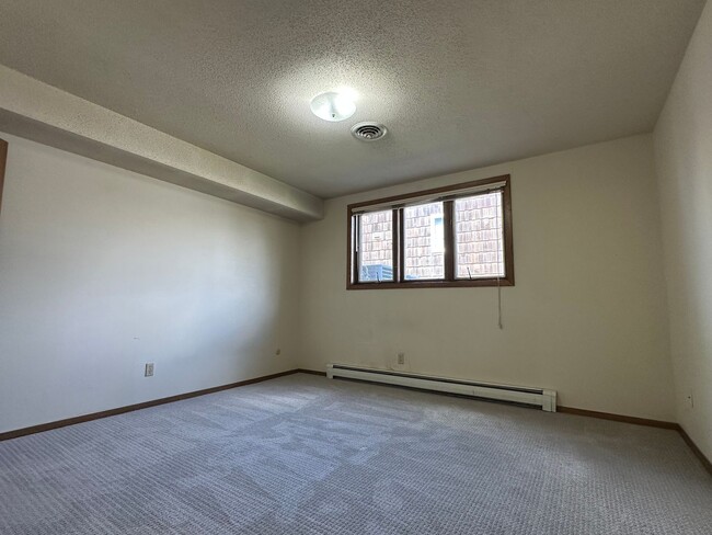 Building Photo - Cliffwood Apartments II