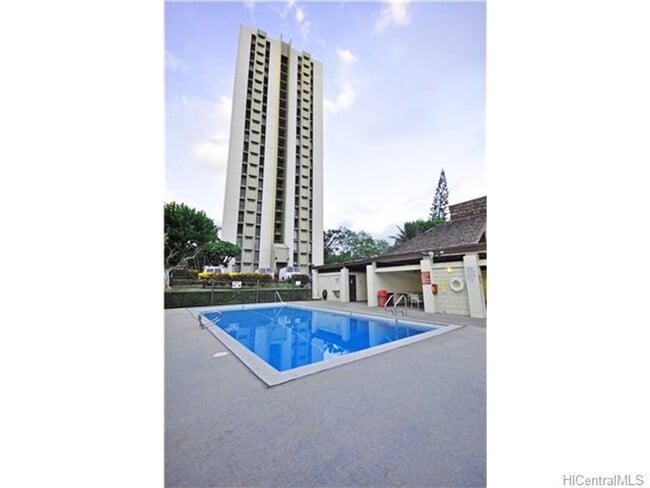 Building Photo - Pearl One building. Centrally located, water, sewer included!!