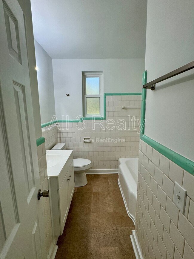 Building Photo - 2927 Brevard Ave