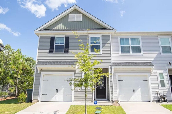 Building Photo - 751 Jacobs Millpond Rd