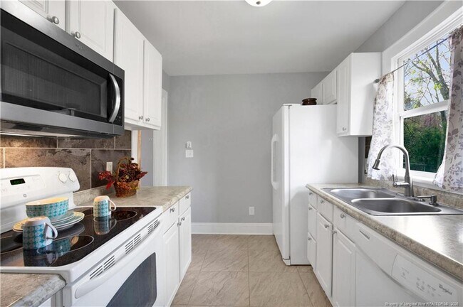 Building Photo - 326 Hawley Ln