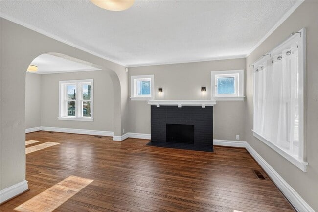 Building Photo - 1420 Bredell Ave