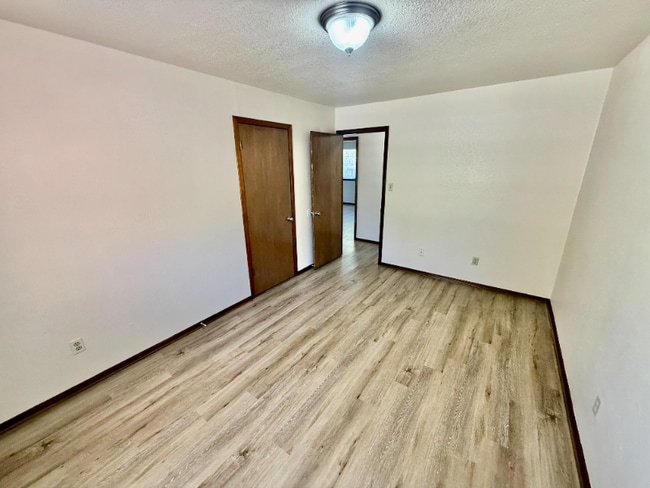 Building Photo - 1608 Oakcliff Rd