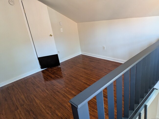 Building Photo - 30 Bridge St