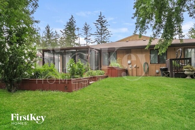 Building Photo - 456 E Lorraine Ave