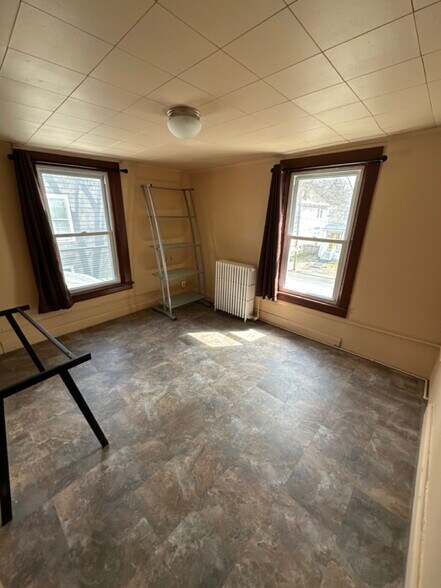 Building Photo - 1739 Highland Ave
