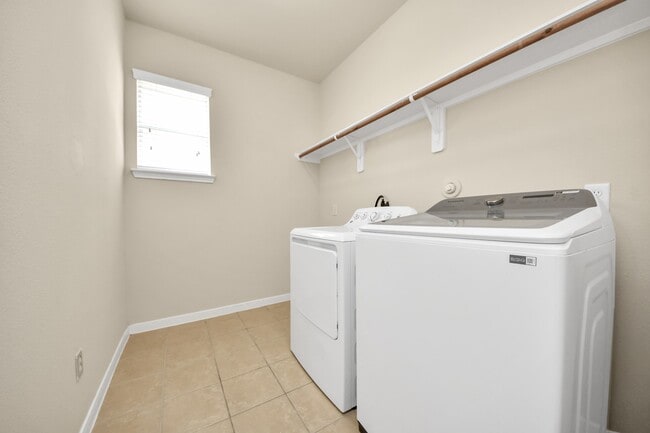 Building Photo - 13127 Barn Course Dr