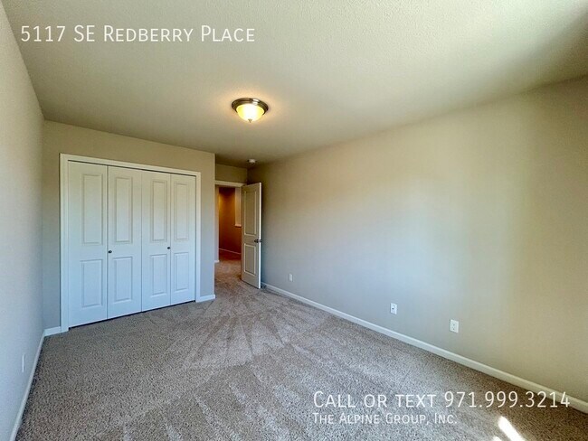 Building Photo - 5117 SE Redberry Pl