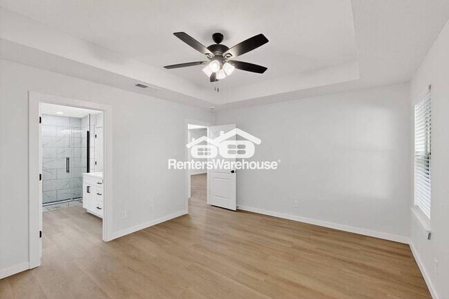 Building Photo - Completely Refreshed NRH Home Move IN Ready.