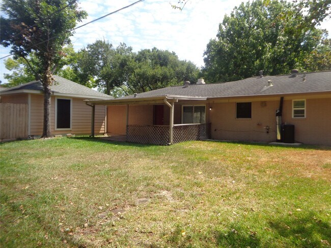 Building Photo - 2045 Western Village Ln