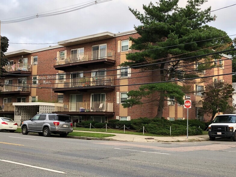 Building Photo - 250 Spring St