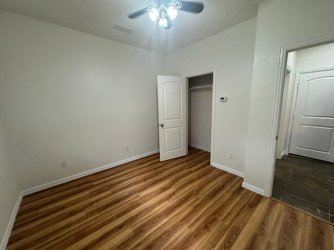Building Photo - 1355 Chase Ln