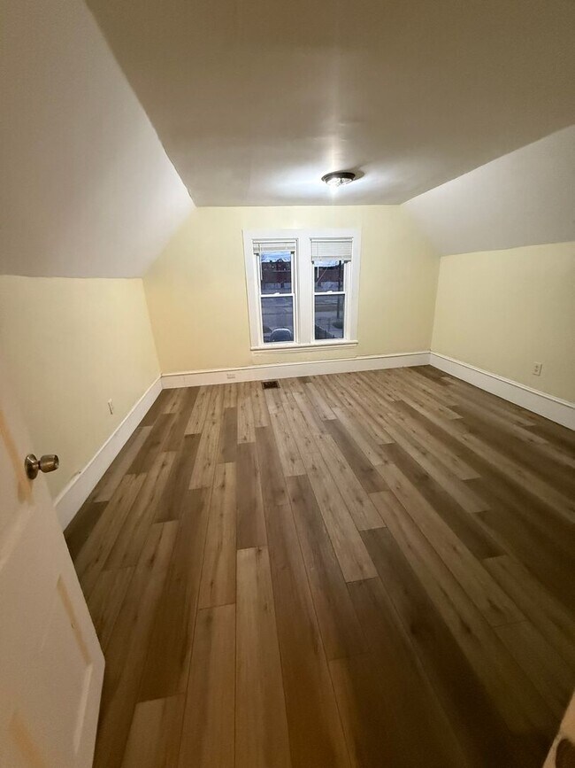 Building Photo - *Friendly Road, LLC 3404-3406 Walton Ave