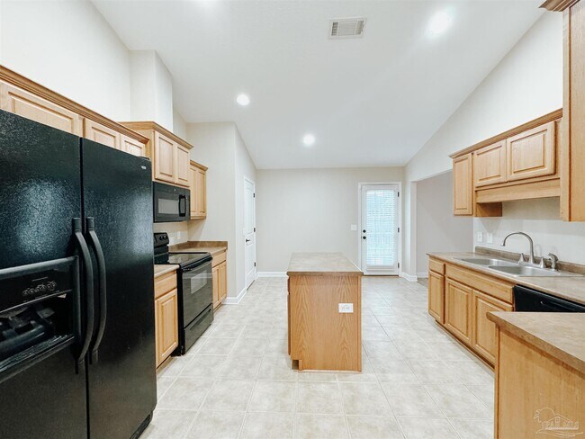 Building Photo - 1240 Benning Pl