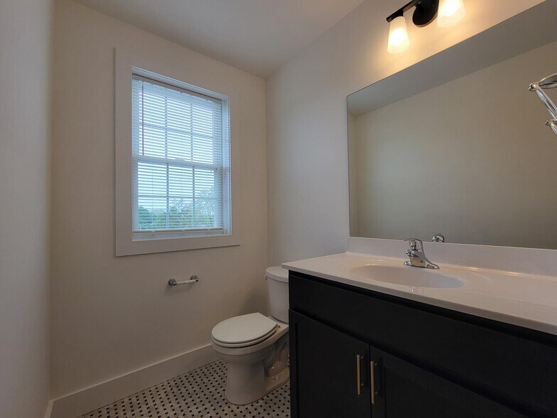 Building Photo - 17 Burk Ct