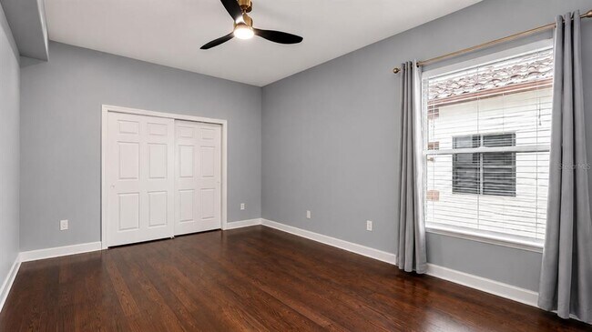 Building Photo - 439 Chelsea Ave