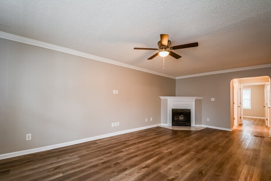 Building Photo - 109 S Lintel Dr