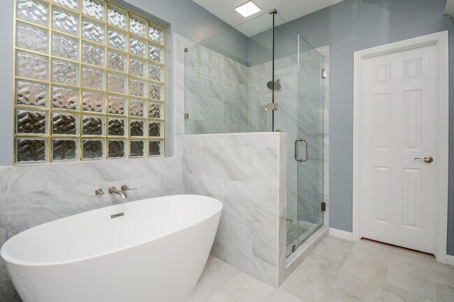 Building Photo - 22303 Bridgehaven Dr