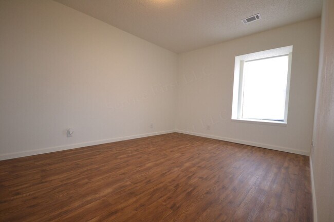 Building Photo - Buffalo Apartments (Bison Terrace)