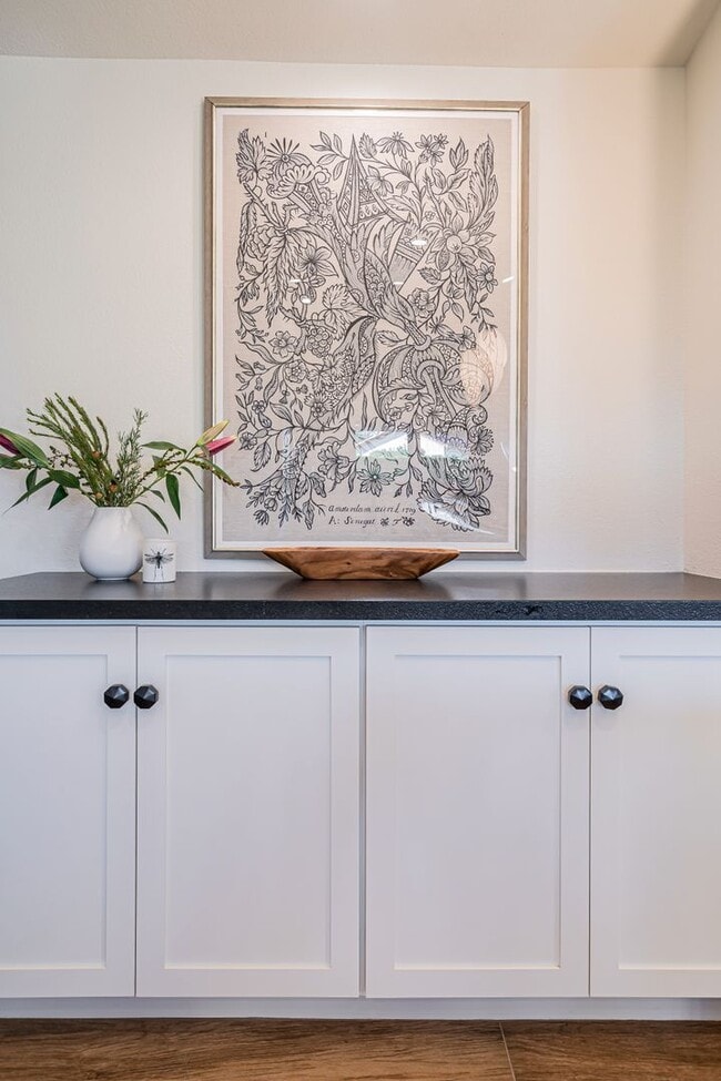 Building Photo - 10511 E Terra Dr