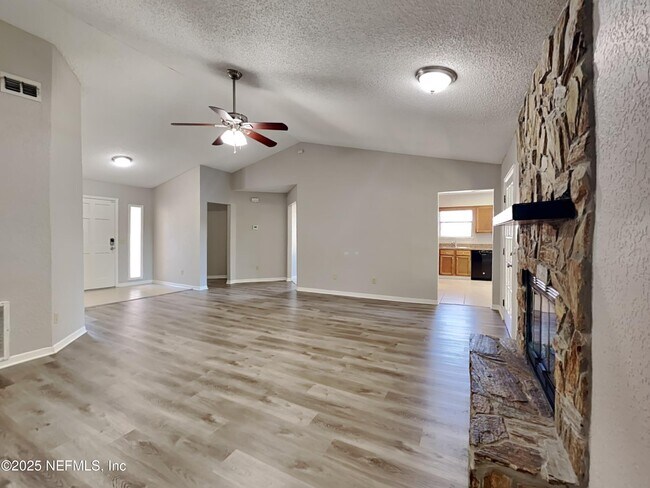 Building Photo - 7058 Star Rush Dr