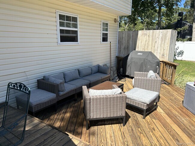 Building Photo - 7 Huckleberry Ln