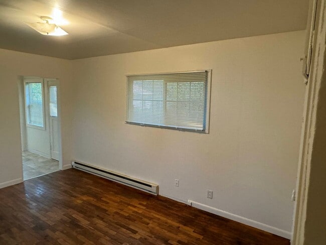 Building Photo - Studio in Eugene