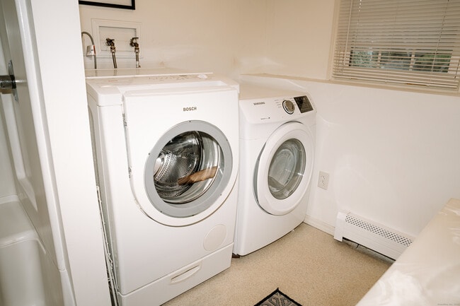 Building Photo - 15 Great Oak Ln