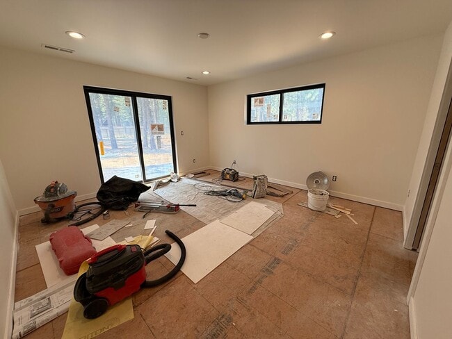 Building Photo - 153550 Little River Loop