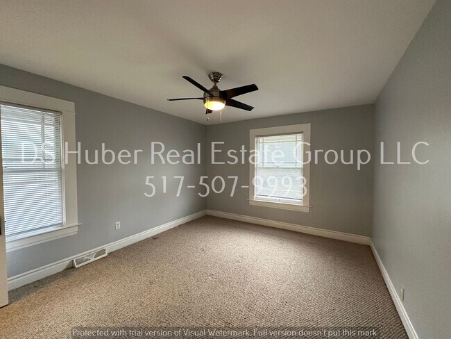 Building Photo - 526 W Hillsdale St