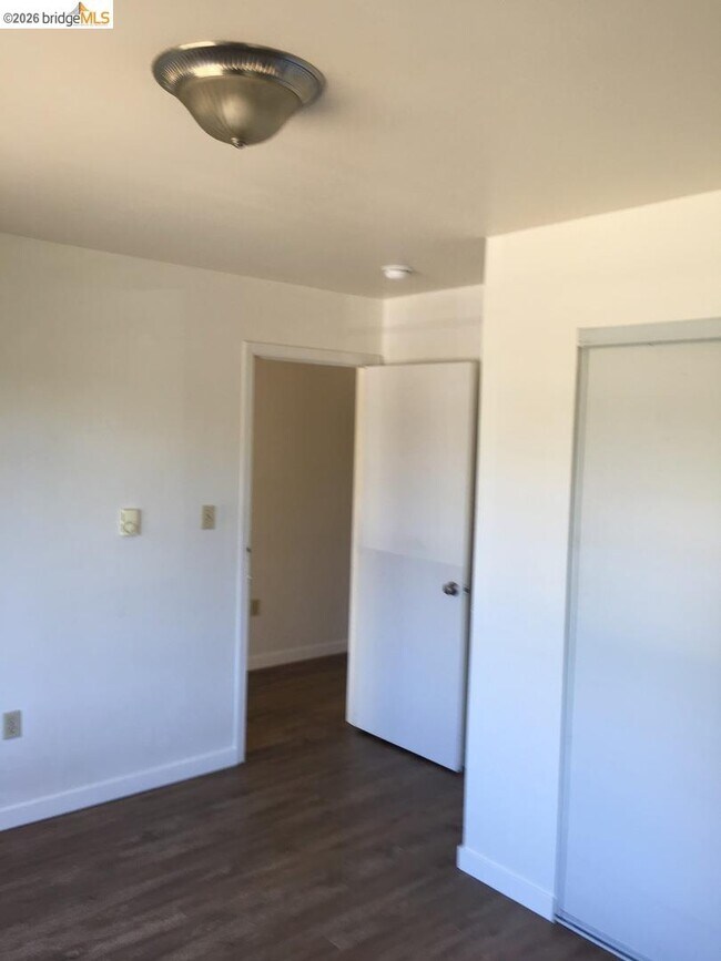 Building Photo - 1641 Walnut St