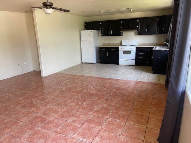Building Photo - 5243 Huntington Dr