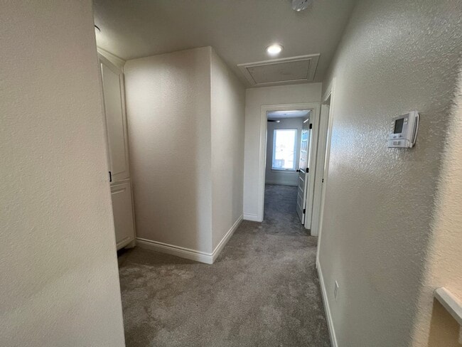 Building Photo - Easy Living with AMRR: Beautiful 4-Bedroom Home Near HEB