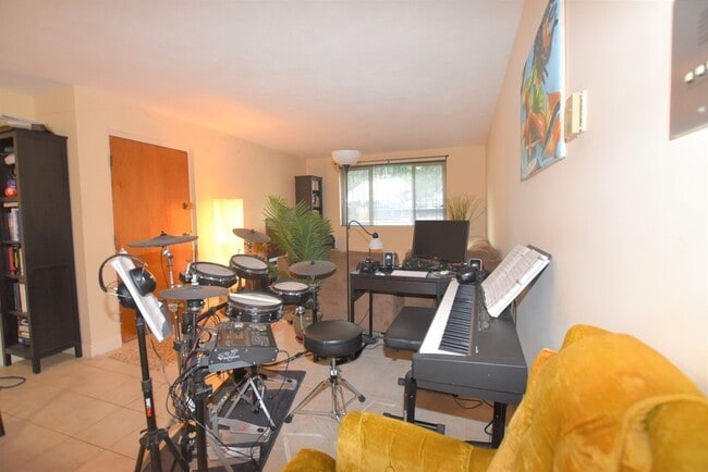 Building Photo - 33 Cogswell Ave