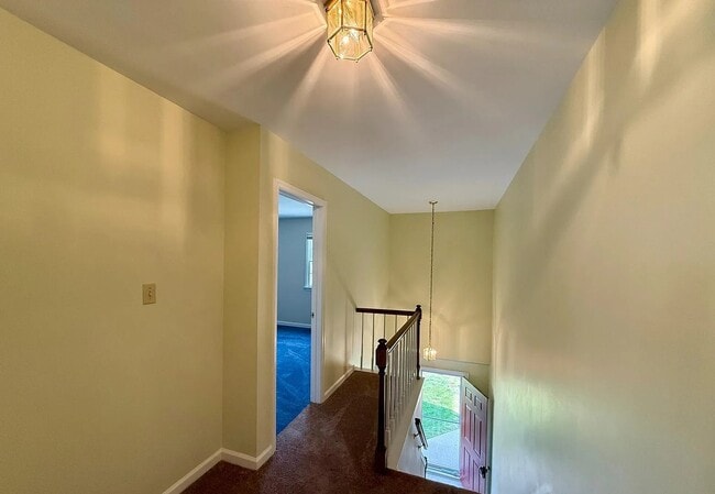 Building Photo - 2814 Kingston Dr