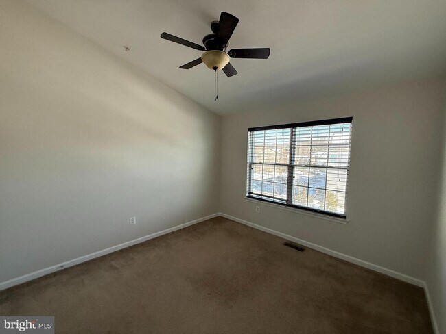 Building Photo - 6764 Green Mill Way