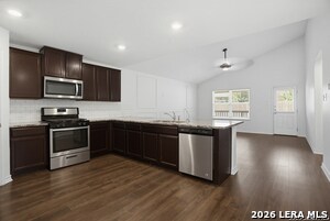Building Photo - 14251 Geyserite Ave