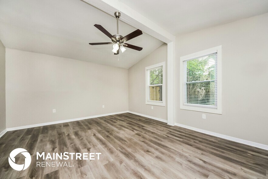 Building Photo - 5622 Clearview Dr