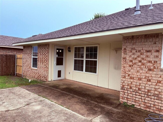 Building Photo - 1429 Deer Chase Dr