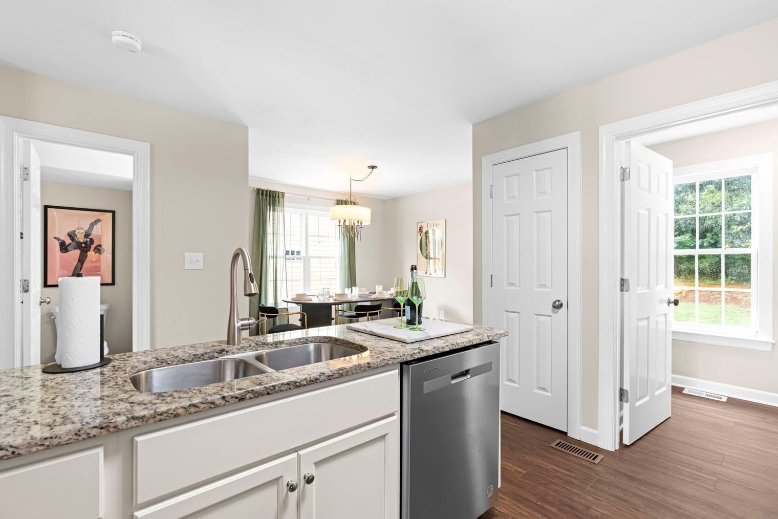 Building Photo - 2400 Hinton St