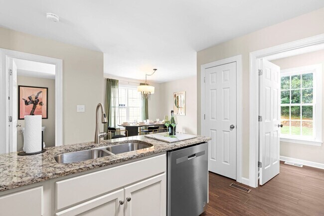 Building Photo - 2400 Hinton St