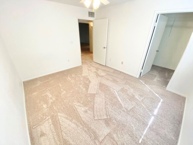 Building Photo - Charming condo near Summerlin in desirable Northwest Las Vegas