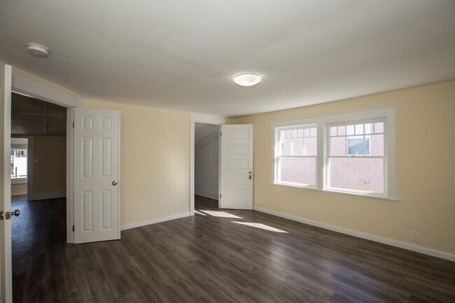 2nd Bedroom with Walk-in Closet - 1075 1/2 Leighton Ave.