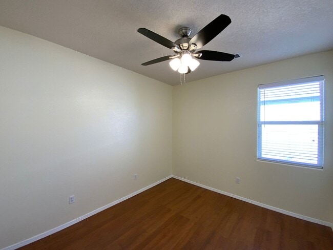 Building Photo - 4 Bedroom Single Story Home Available Near...