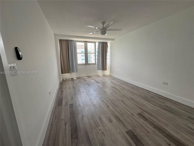 Building Photo - 7545 E Treasure Dr