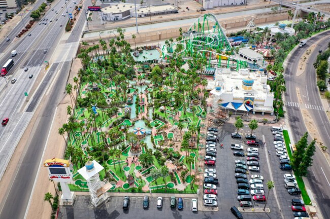 Building Photo - 5Bed/2Bath House at 35th Ave/Cactus! Move-In Ready on 04/02/2026! -- NO HOA!