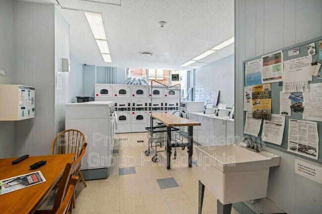 Building Photo - 1810 Rittenhouse Square