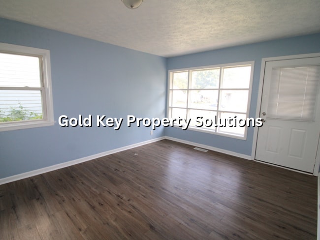 Building Photo - 3 BR 1 BA House in the Meadowbrook Area (S...